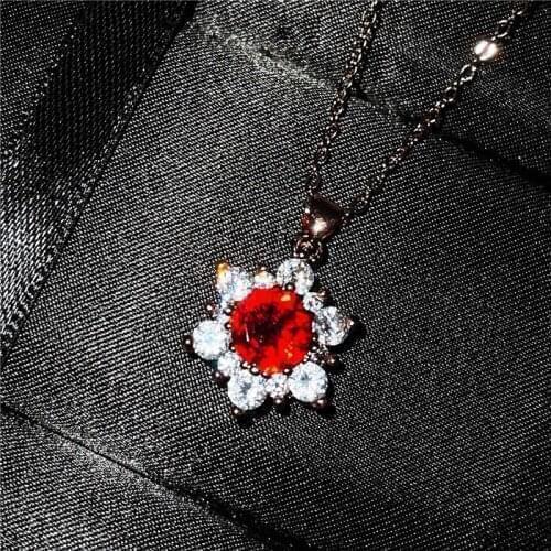Luxury Crystal Flower Necklace Red Round Zircon Snowflake Pendant Necklace Vintage Rose Gold Clavicle Chain Necklaces For Women