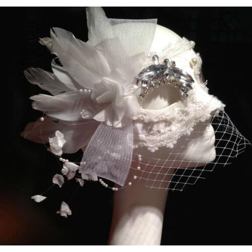 Ladies Masquerade White Face Mask With Veil & Feathers Party Props Fancy Dress