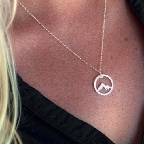 Simple Vintage Sea Wave Geometric Round Pendant Necklaces for Women Chains Clavicle Necklace Jewelry Christmas Gift