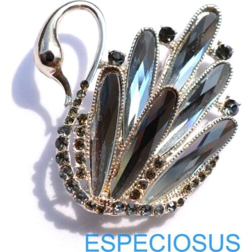 Classic Women Ornament Rhinestone Swan Pin Brooch Jewelry Grey Color Glass Brooch Rhodium Plated Giraffe Breast Pin Lady Garment