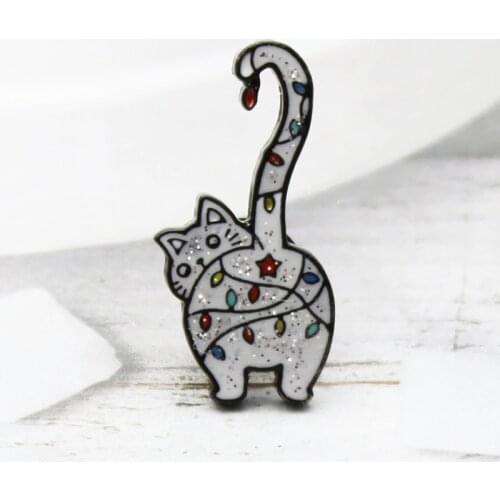 New Cute Cartoon Animals Long Tail White Tabby Cat Brooch Waving Up Tail Enamel Pin Fashion Childrens Denim Clothes Lapel Penda