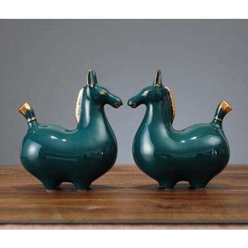 2020 European-style ceramic horse crafts, abstract statues, home office restaurant bar decorations, creative business gifts