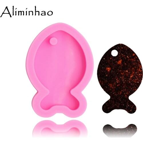 DY0088 Shiny Fish keychains mold Pendant Polymer Clay DIY Jewelry Making glitter epoxy Silicone Resin mold