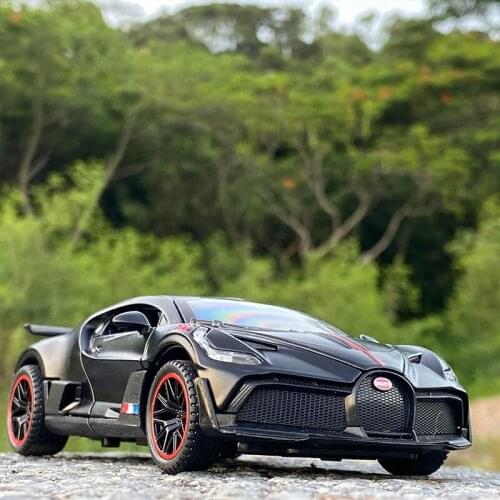 1:32 Bugatti DIVO Sports Alloy Car Model Diecasts & Toy Vehicles Metal Car Model High Simulation Collection Childrens Toys Gift