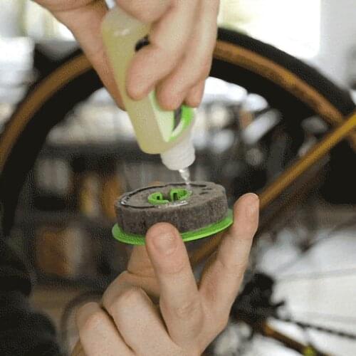 Bike Chain Oiler Roller Lubricator Bike Chain Gear Oiler Bicycle Care Tool B99