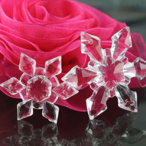 50pcs/lot Transparent 6 Petals Acrylic Snowflake Christmas Decoration Accessories Crystal Clear Two Holes Snowflake Ornaments