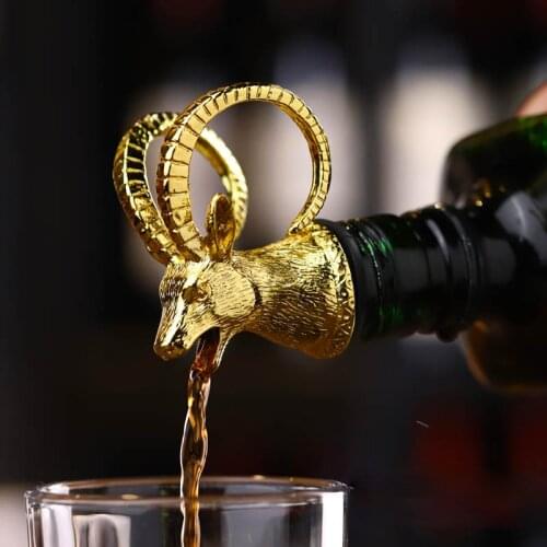 1Pcs Deer Head Lion Wine Pourer Zinc Alloy Deer Elk Lion Bull Head Wine Stopper Drinks Bar Tools Night Club Bar Accessories