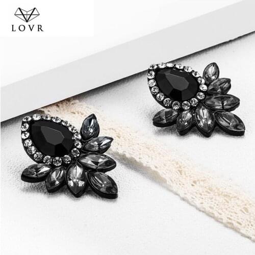 LOVR 2019 Fashion Luxury Rhinestone Glass Flower Stud Earrings for Women Charm Fancy Crystal Resin Metal Earrings Jewelry