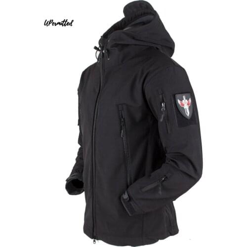 2021 Autumn Winter New Military Style Men Jackets Outdoor Soft Shell Fleece Man Warm Shark Skin Coat Travel Activity Wear