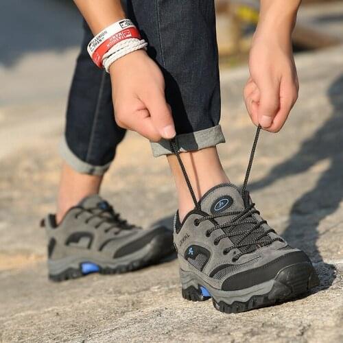 Lace-up snow boots men sneaker 2021 solid breathable anti-slip casual shoes men boots trainerss Winter ankle boots men shoes