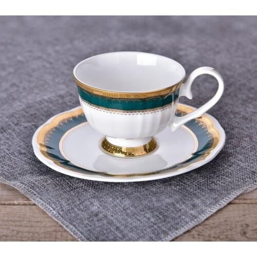 European Ceramic Tea Cup Set Saucers Porcelain Royal Modern Coffee Cup Set Gold Rim Luxury Fancy Tea Xicara Drinkware EB50BD