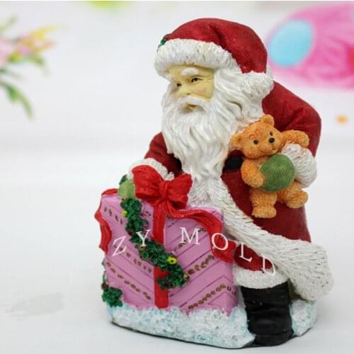 New Arrivals Silicone Mold Christmas 3d Santa Claus Holding a Gift Candles Mould for Christmas Decoration Soap Mold Silica Gel