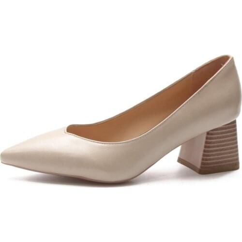 2019 autumn new pointed high heels fashion shallow mouth single shoes ladies simple sets of feet thick heel shoes