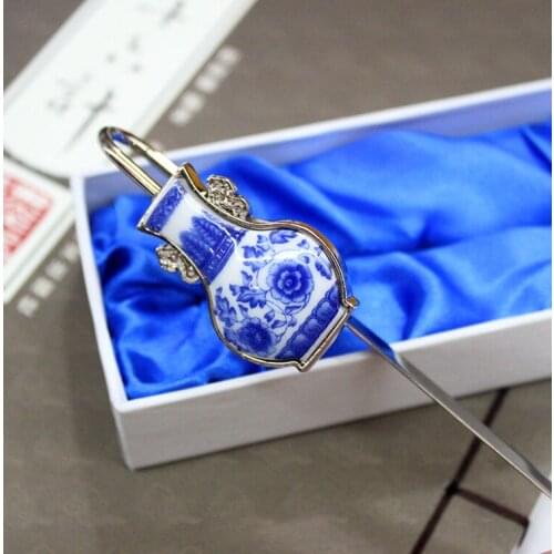 Chinese style unique small gift blue and white porcelain vase bookmark metal bookmark