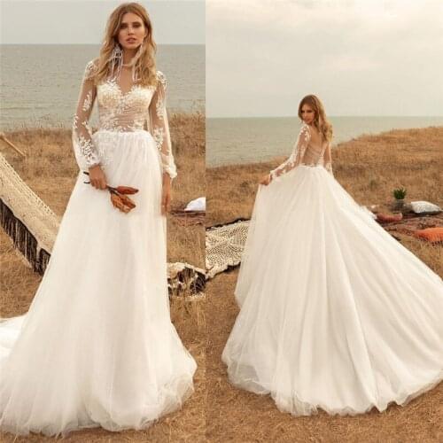 Scoop Long Sleeves Lace Top Appliques Wedding Dresses With Buttons Back Bridal Gowns Garden Tulle Lace Beach Formal Long