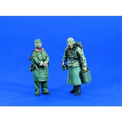 German resin soldier of WWII German soldier in winter two-person kit model 1：35