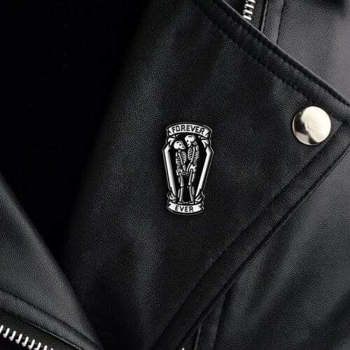 1PCS Originality Personality Metal Romantic Skelton Black Coffin Icon Decoration Apparel Brooch Backpack Badges Accessories