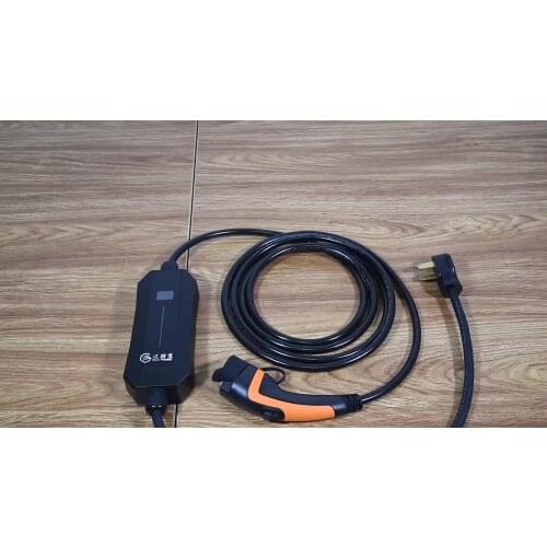 New energy IEC 62196-2 32A 7.4kw Portable Type 2 Level 2 ccs2 charging gun cable for ev