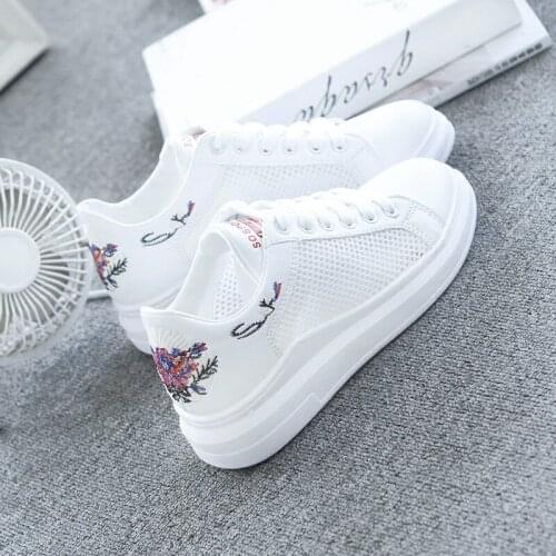 Dropshipping Women Casual Shoes Summer Spring Women Shoes Fashion Embroidered Breathable Hollow Lace-Up Sneakers Women Shoes
