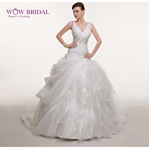 Wowbridal Sexy White Wedding Dress 2021 Deep V-Neck Pleated Lace Up Embroidered Crystal Beaded Sash Tiered Ruffles Ball Gown