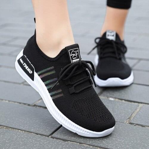 Casual Woman Flats Breathable Mesh White Nurse Sneakers Platform Luxury Designer Women Shoes Sport Running Sneakers