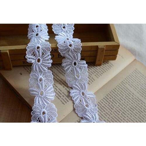 3 Meters Per Lot Off White Applique Craft Lace Fabric Hot Sale Polyester 11cm Width Flower Lace Trim