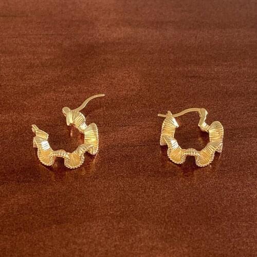 Silver Plated Metal Twisted Wave Round Womens Earrings Simple French Earrings Retro Jewelry Personality Womens Jewelry