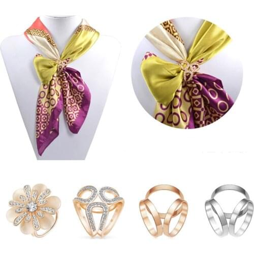 Retro Brooch Korean Scarf Buckle Fashion Hollow Flower Pins Geometric Red Black White Broochs Wedding Jewelry Pin Gifts