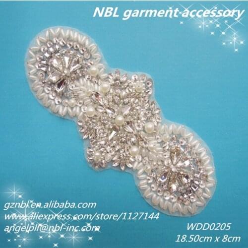30pcs) Wholesale hand beaded sewing crystal rhinestone pearl applique patch iron on for dresses WDD0205