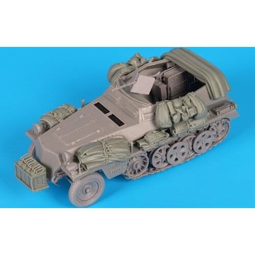 WWII German 250-3 armored car resin modification 1:35