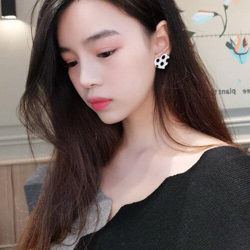 GorGor Stud Earrings Women Originality Statement Minimalist Black and White Dots Heart Vintage Style Party Jewelry EZ-471