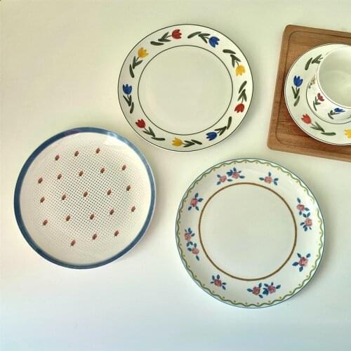 Nordic White Ceramics Flower Round Plate Retro Breakfast Cake Sushi Dessert Plate Wedding Fruit Cute Plate Dishware