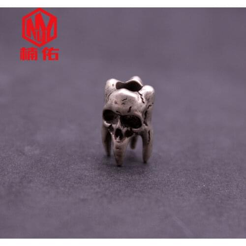 1PC Retro Brass Copper Oxide Skull Teeth Paracord EDC Knife Beads Outdoor Accessories Flashlight Pendant
