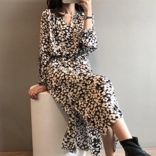 Womens Floral Dress 2021 Spring New V-neck Retro Elegant Waist Slimming over-the-Knee Dress