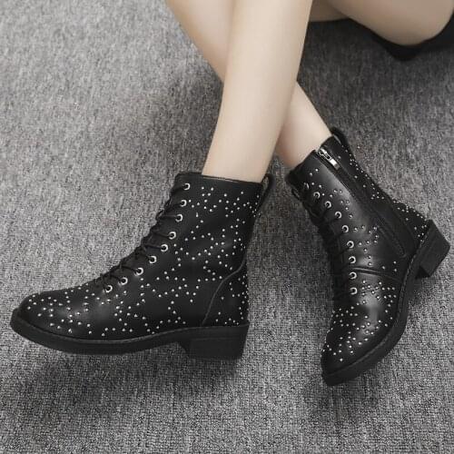 Sexy Rivet Autumn Boots Women Platform Boots Black Leather Gothic Punk Style Combat Boots for Women Comfortable Shoes Large Size