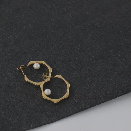 2021 Korean Fashion Hot Sale Geometry Shape Gold Plated Earring Simple Punk Women Pearl Dangle Earring Trend Women Party Jewelry