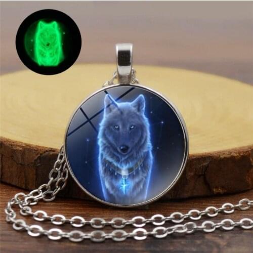 Classic Glow In The Dark Necklace Women Men Punk Jewelry Charm Wolf Pattern Glass Dome Alloy Luminous Pendant Necklace Gifts