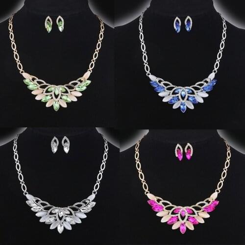Vintage Flower Pendant Choker Necklaces Earrings Set Gold Color Wedding Engagement Jewelry Sets for Women Party Gift