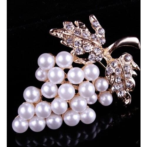 Gold Color Plated Simulated Pearl Grape Brooch Pins For Women Wedding Decorating Bag Clothes Lapel Pin Grapes Brooches