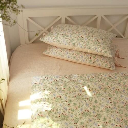 Cotton bedding set strawberry print princess style four piece set Ruffle pastoral bedding Quilt Set American extra large