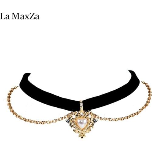 La MaxZa Charm Leather Heart-Shaped Metal Pendant Love Pendant Necklace Sweet Love Style Suitable For Women To Wear