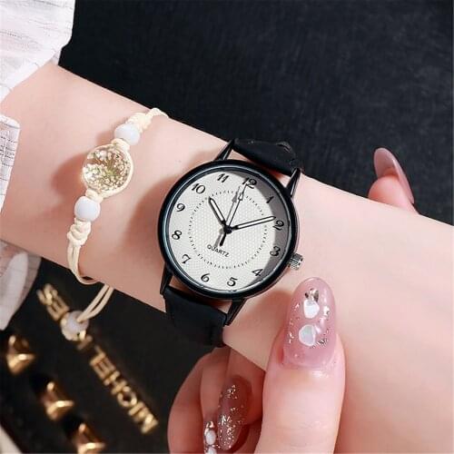 Hot Sale Quartz Watch Women Analog Quartz Wristwatch Retro Pu Leather Strap Female Clock Minimalism Lady Wristwatches
