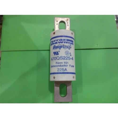 Free shipping 5pcs A70QS225-4 French fuse fuses 225A700VAC DC to ensure genuine