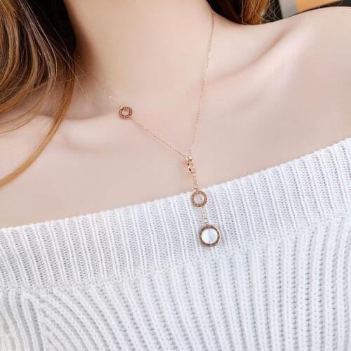 Fashion Black White Shell Pendant Necklace Stainless Steel Roman Numeral Layered Choker Necklace Short Gift 2021