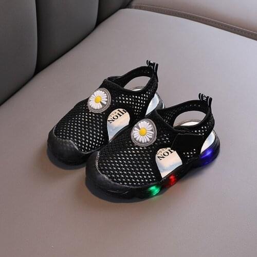 Childrens LED Glowing Casual Sandals Girls Anti-collision Mesh Sports Sandals Toddler Infant Breathable Fishermans Shoes