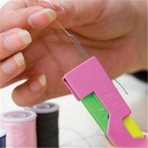 3PCS Elderly Convenient Automatic Sewing Needle Threader Thread Guide Tool Random Color DIY Sewing Accessories Wholesale
