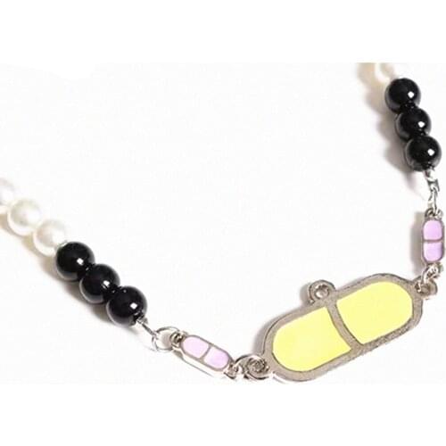 RIR Unique Design Pill Pearl Necklace Cute Little Pill Black And White Pearl Pendant Medical Nurse Graduation Gift