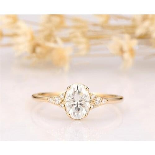 RandH 1.0CARAT Oval Cut G14K Yellow Gold Retro Style Half Moon Womens Jewelry DEF Color GRA Moissanite Rings For Women Wedding