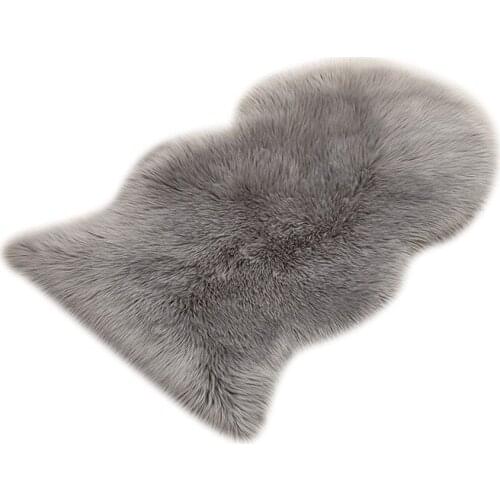SunnyRain 1-piece Artificial Fur Sheepskin Rug Area Rug for Bedroom Shaggy Rug for Living Room Fluffy White Rugs