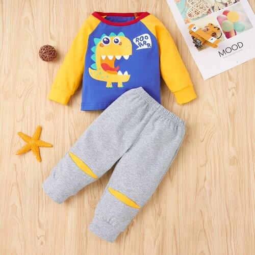 In 2020, the new boys' hot-selling suit is a two-piece suit composed of ins-style cute boys' long-sleeved sweater and trousers